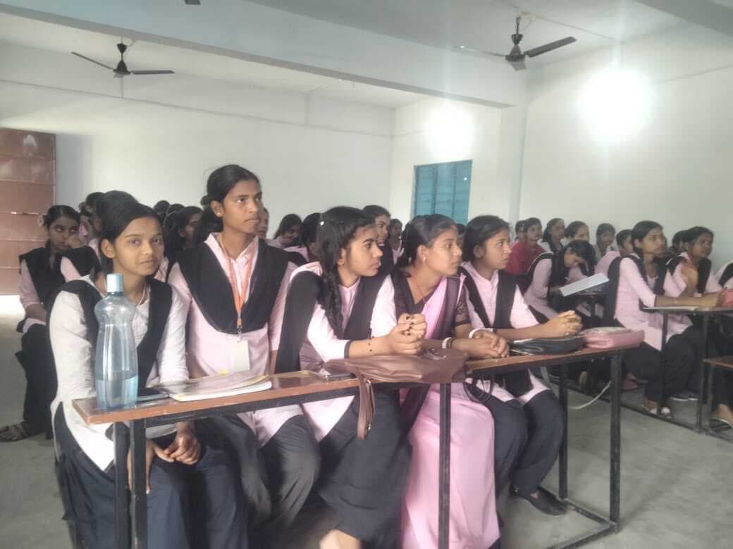 Giridih News :वैज्ञानिक सिद्धांतों व तकनीक का प्रयोग शिक्षा में भी करने की है जरूरत : आईंंद