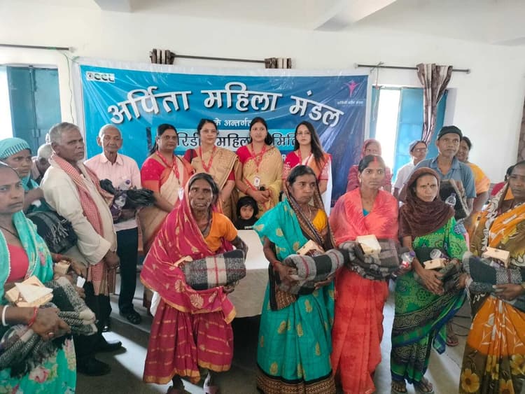 Giridih News :मेडिकल कैंप में 189 ग्रामीणों की हुई स्वास्थ्य जांच