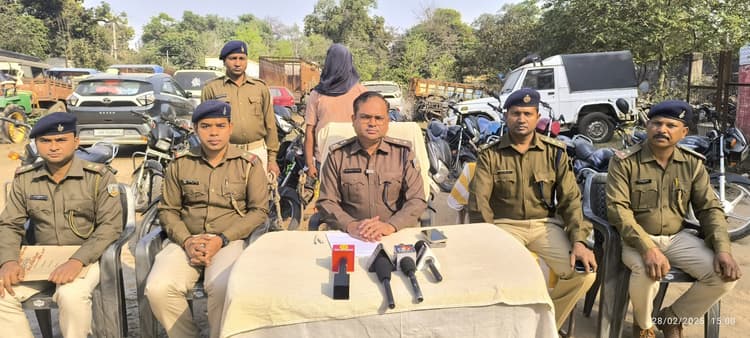 Giridih News : मोटरसाइकिल चोर गिरोह का एक सदस्य गिरफ्तार, 15 बाइक बरामद
