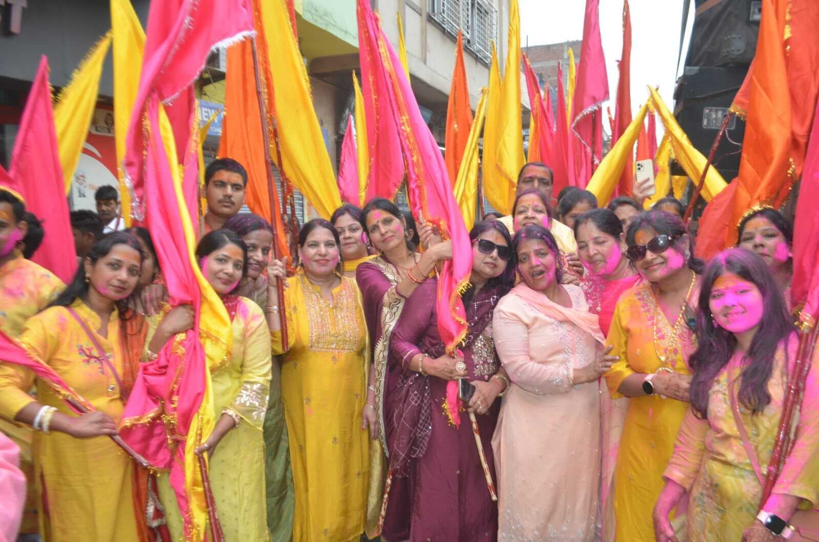 Dhanbad News: सिंदरी से झरिया तक निकली भव्य निसान यात्रा