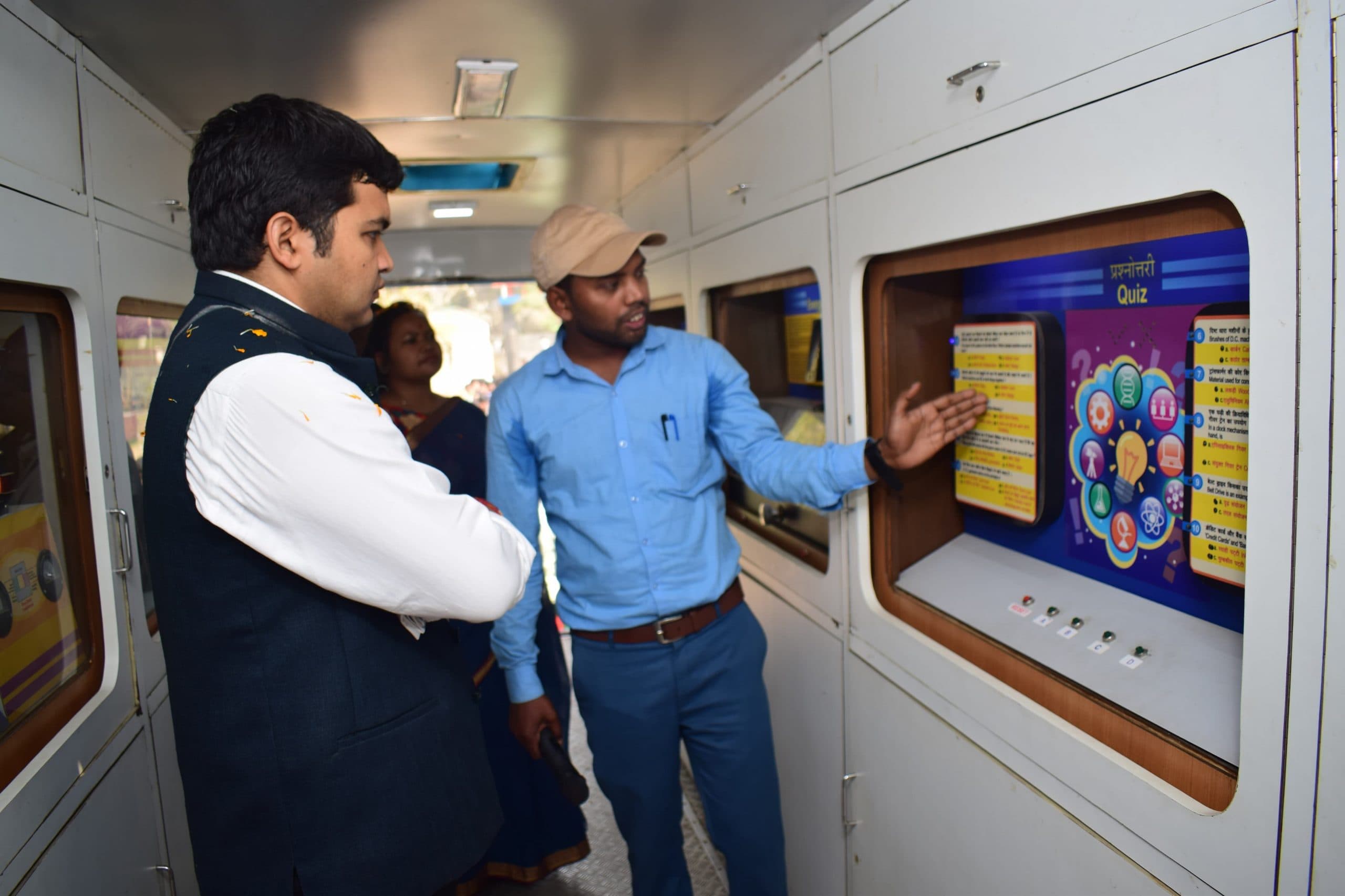 विज्ञान प्रदर्शनी जिज्ञासा उत्पन्न करने का बेहतर तरीका : डीसी