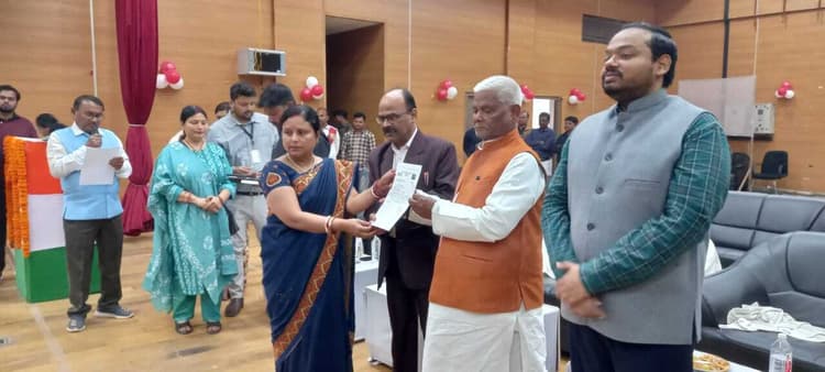 आने वाली पीढियों को दें अच्छी शिक्षा, जिससे बन सके अच्छी पीढ़ीः डीएम