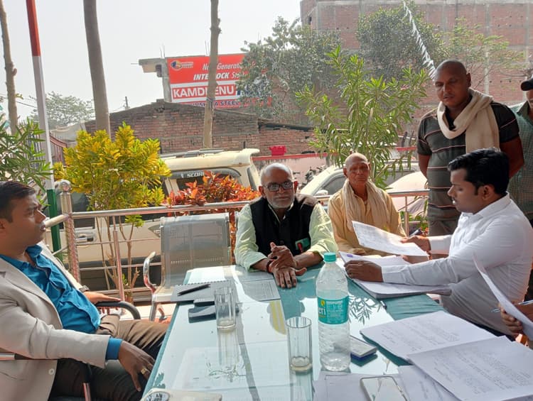 विभिन्न पंचायतों से भूमि संबंधित मामले की हुई सुनवाई