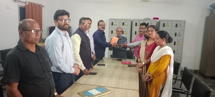 नियमित वेतन भुगतान नहीं होने पर शिक्षक संघ ने जतायी चिंता