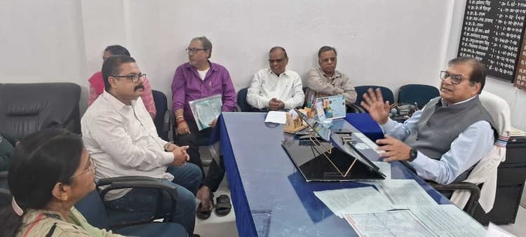 20 फर्जी जीएनएम मामले में जांच कमेटी की हुई बैठक