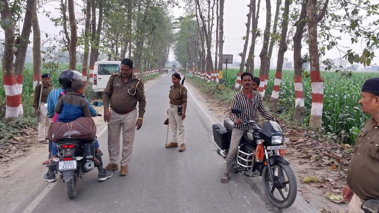 पुलिस ने चलाया वाहन जांच अभियान