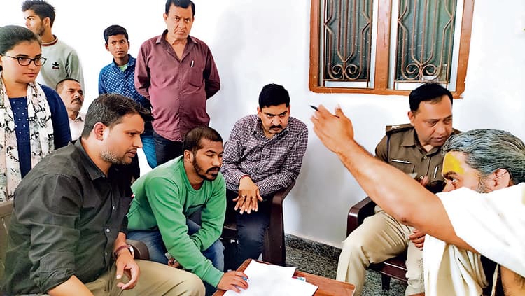 Gopalganj News : गोपालगंज में छह मार्च को धीरेंद्र शास्त्री के कार्यक्रम को लेकर प्रशासन ने स्थल का लिया जायजा