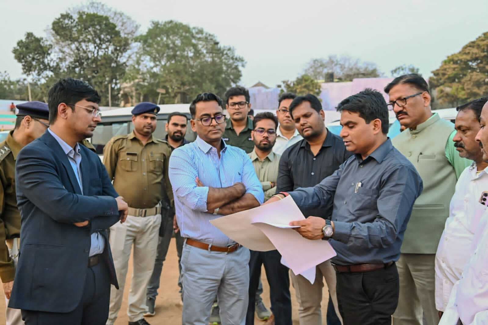 Deoghar News : बैद्यनाथ महोत्सव की भव्यता को ध्यान में रखते हुए करें पुख्ता तैयारी : डीसी