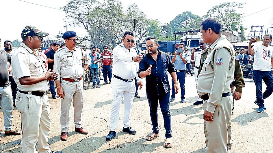 आरोपी बबलू यादव के साथ पुलिस ने क्राइम सीन को किया रीक्रिएट