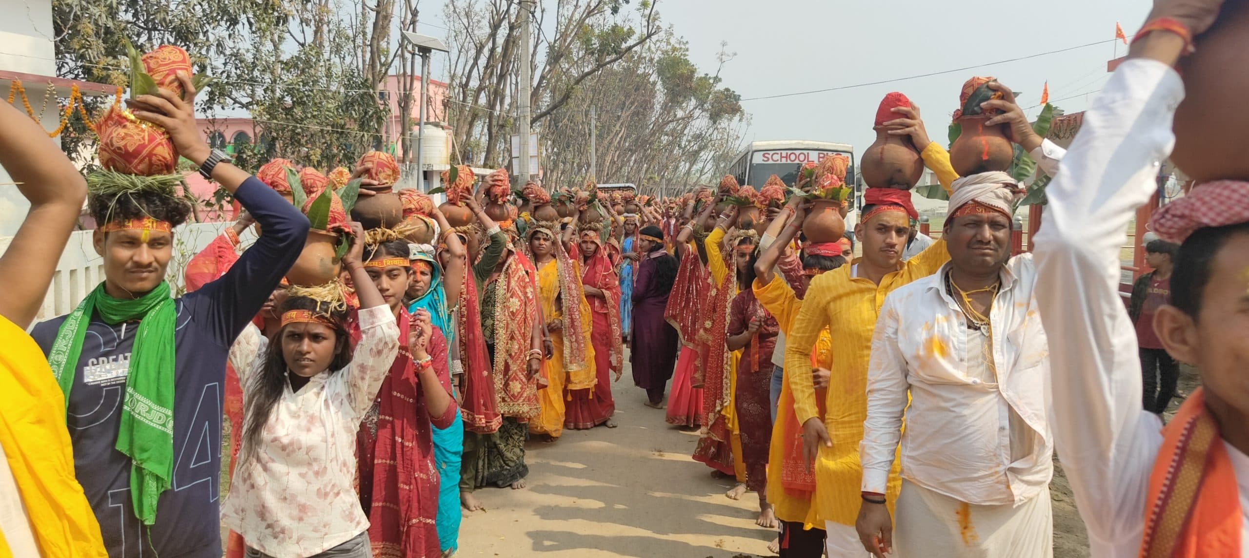 रामध्वनि यज्ञ को लेकर निकाली गयी कलश यात्रा