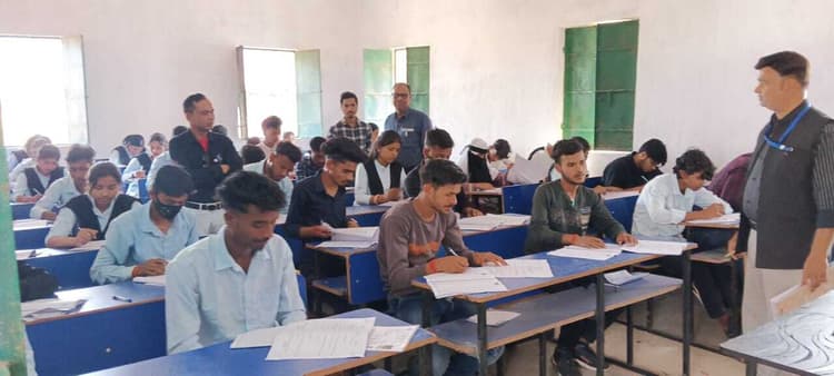 शांतिपूर्ण माहौल में इंटरमीडिएट की परीक्षा संपन्न