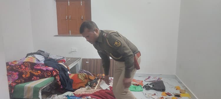 महाकुंभ स्नान करने गये दंपती के घर चोरी