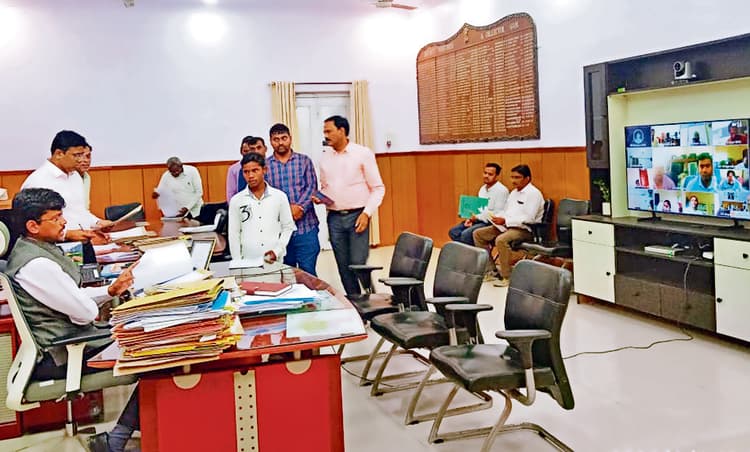 Gaya News : लोक शिकायत निवारण अधिकार के तहत 61 मामलों की सुनवाई