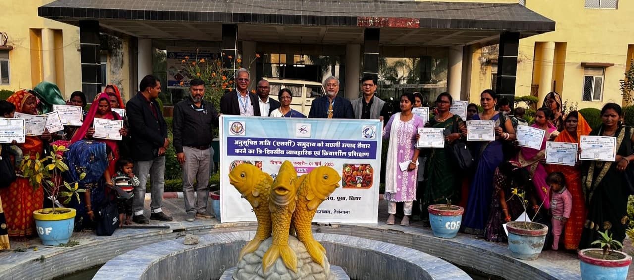 Samastipur news: मत्स्यपालन आमदनी का बेहतर श्रोत, मिटेगी युवाओं की गरीबी : डॉ. रत्नेश कुमार झा