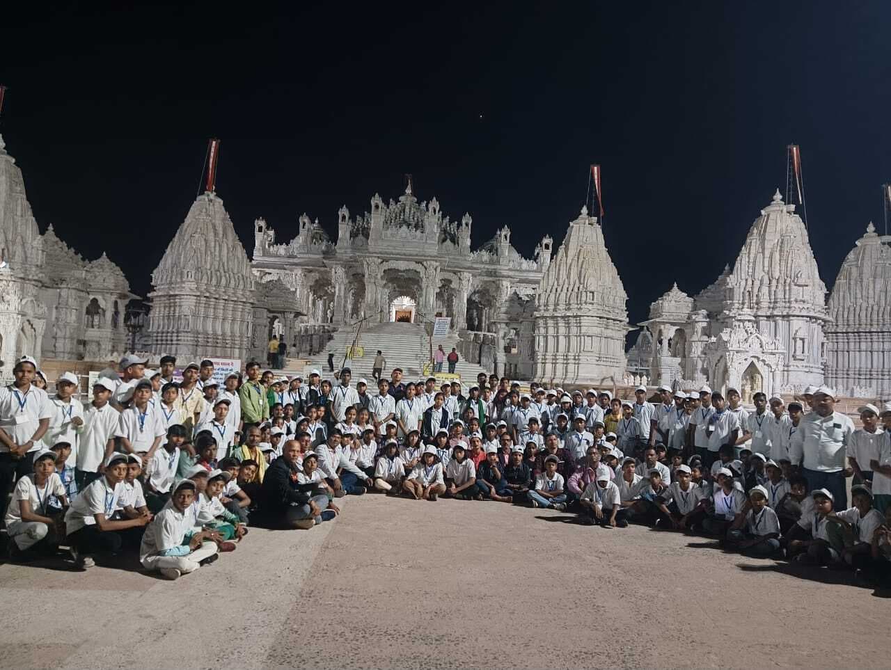 दो दिवसीय शैक्षणिक भ्रमण से लौटे छात्र