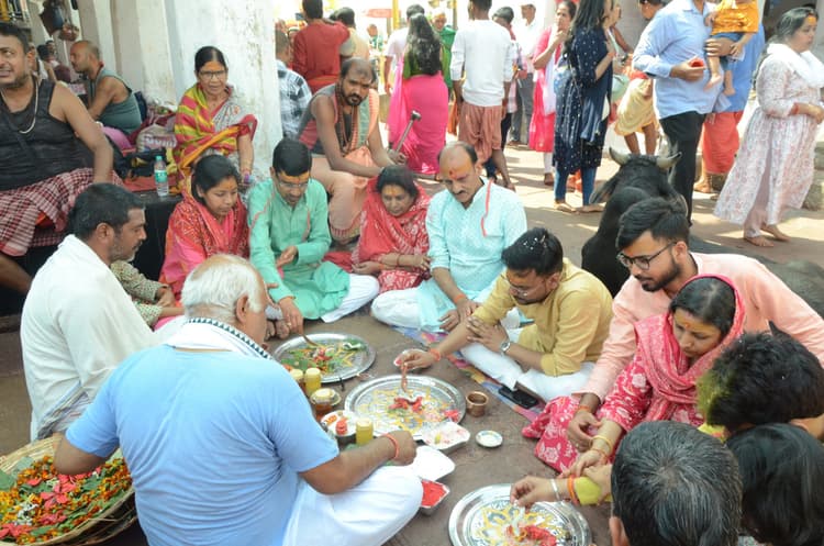 Deoghar News : शुभ तिथि पर बाबा मंदिर में खूब हुए अनुष्ठान