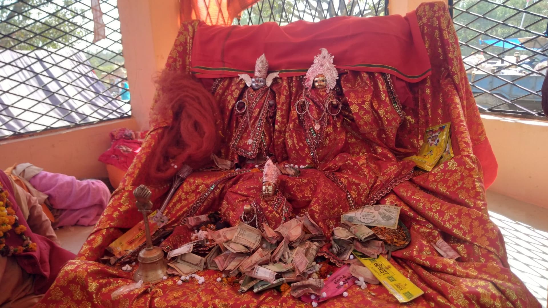 Madhubani News : जय श्रीराम उद्घोष के साथ परिक्रमा यात्रा नेपाल के मटिहानी स्थान पहुंची