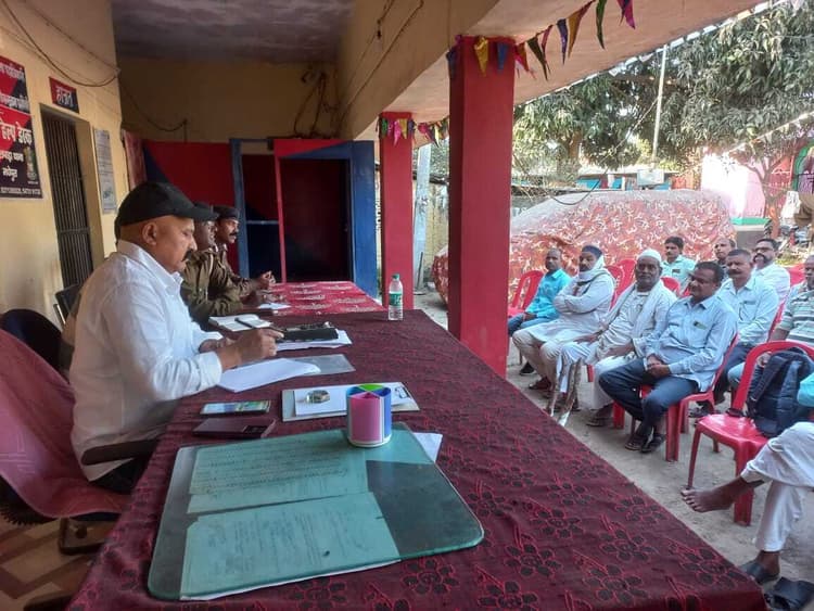 होली को लेकर थाना परिसर में हुई शांति समिति की बैठक