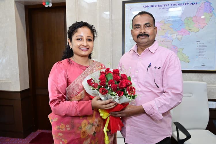 Jamshedpur News : मंगल कालिंदी ने #MLAKalpanaSoren को कहा #HappyBirthday