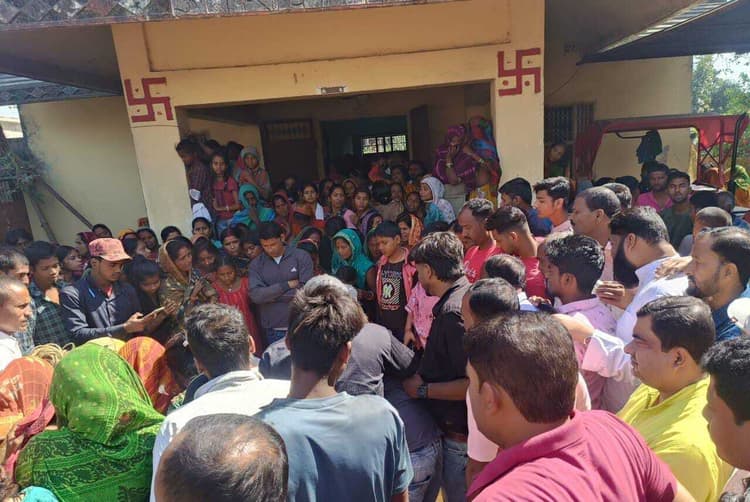 पिकअप की टक्कर बाइक सवार की मौत