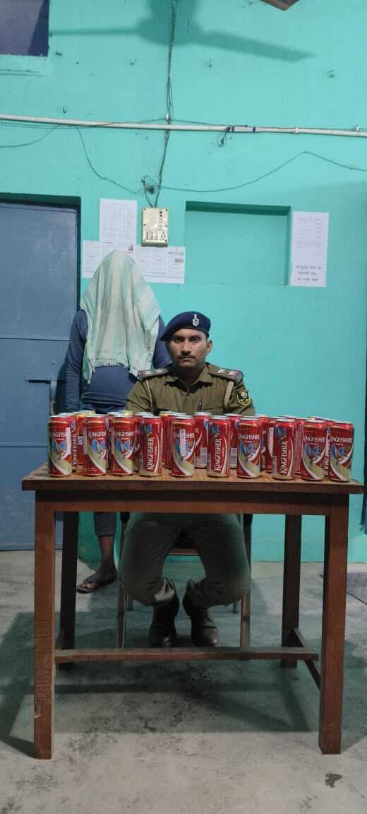 20 लीटर विदेशी शराब के साथ तस्कर गिरफ्तार