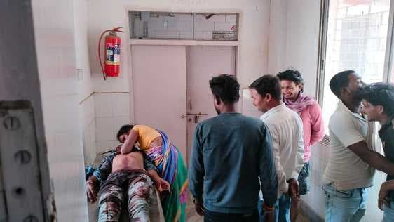 नगर थाना क्षेत्र के सरौतिया गांव में टोटो पलटने से युवक की मौत