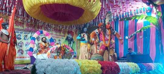 शबरी के बैर खाकर श्रीराम ने ऊंच-नीच के भेद मिटाया