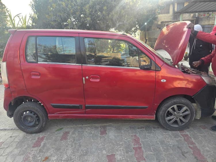 बंगाल से विदेशी शराब लदा वाहन जब्त तस्कर गिरफ्तार