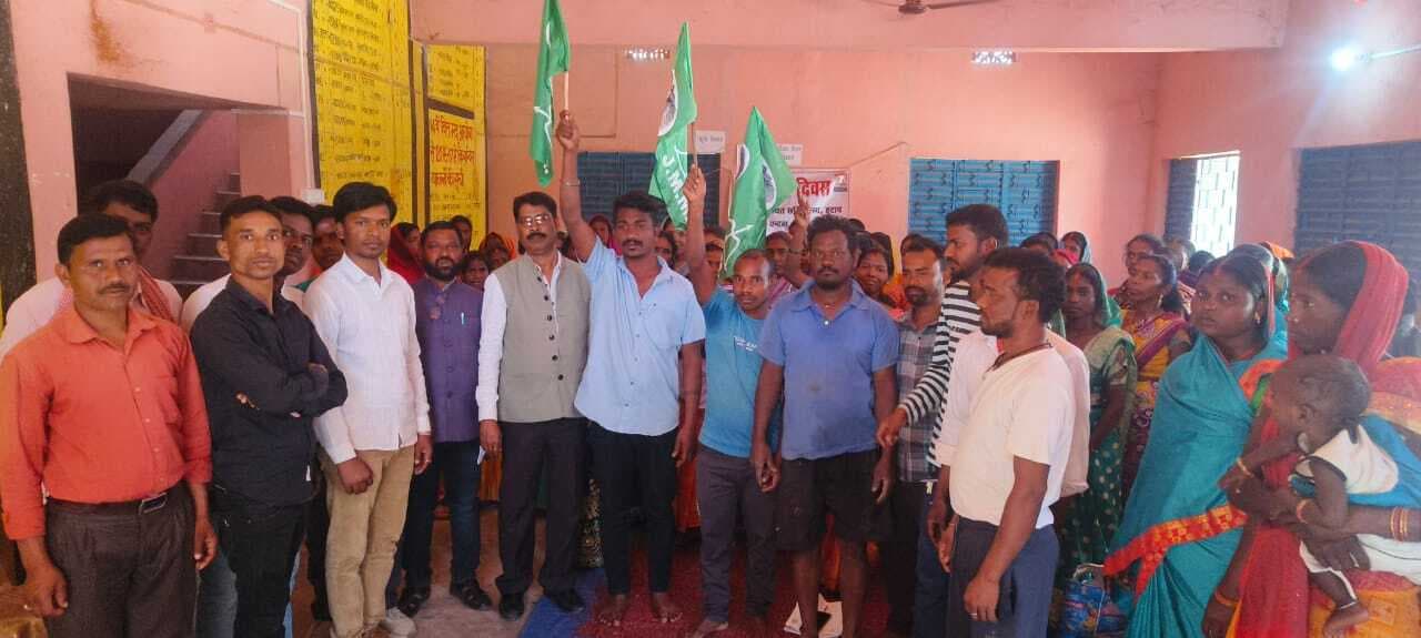 हुटाप में झामुमो की बैठक, शुभम बने पंचायत अध्यक्ष