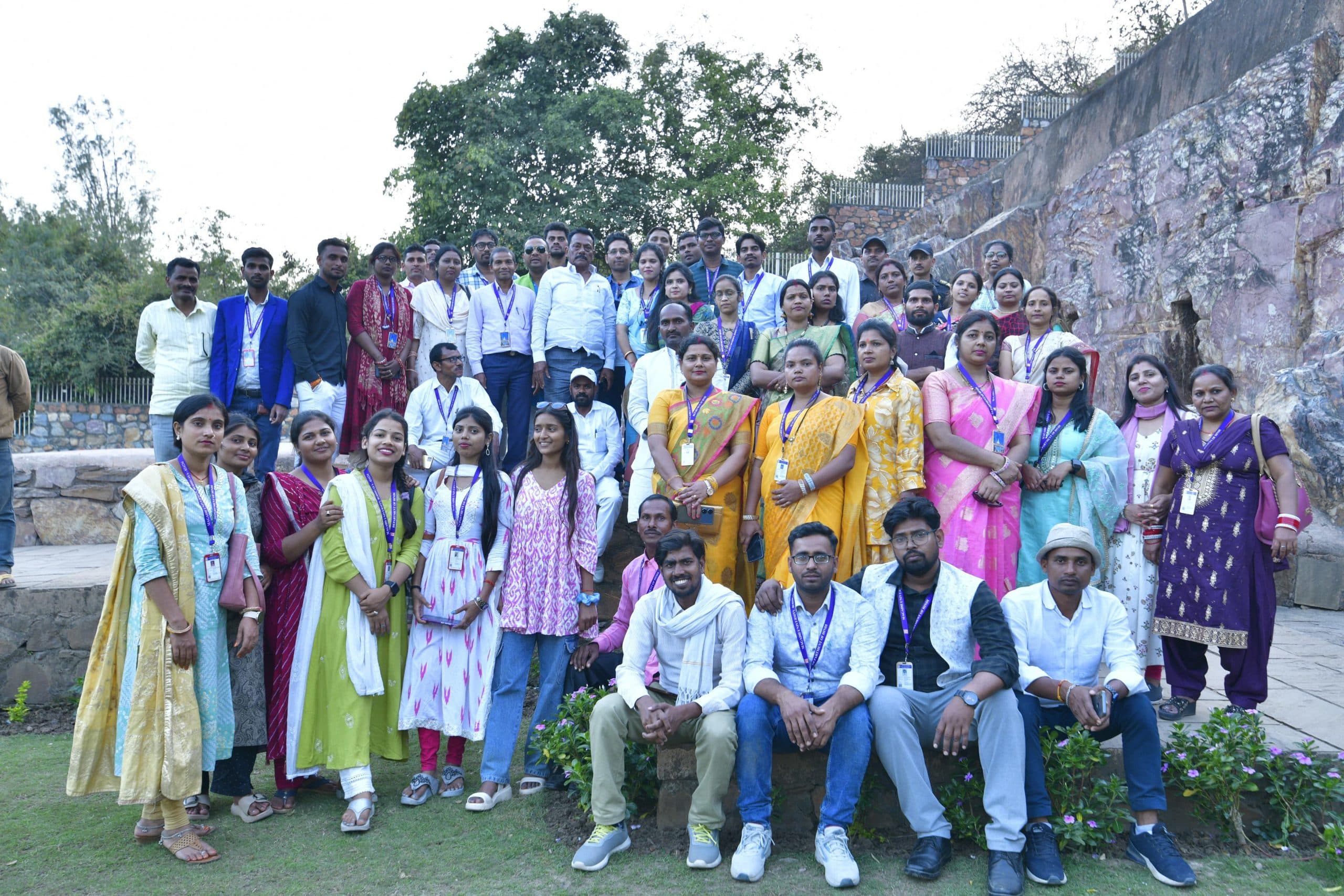 एमयू के छात्रों ने नालंदा, राजगीर व गेहलौर घाटी का भ्रमण कर जाना इतिहास