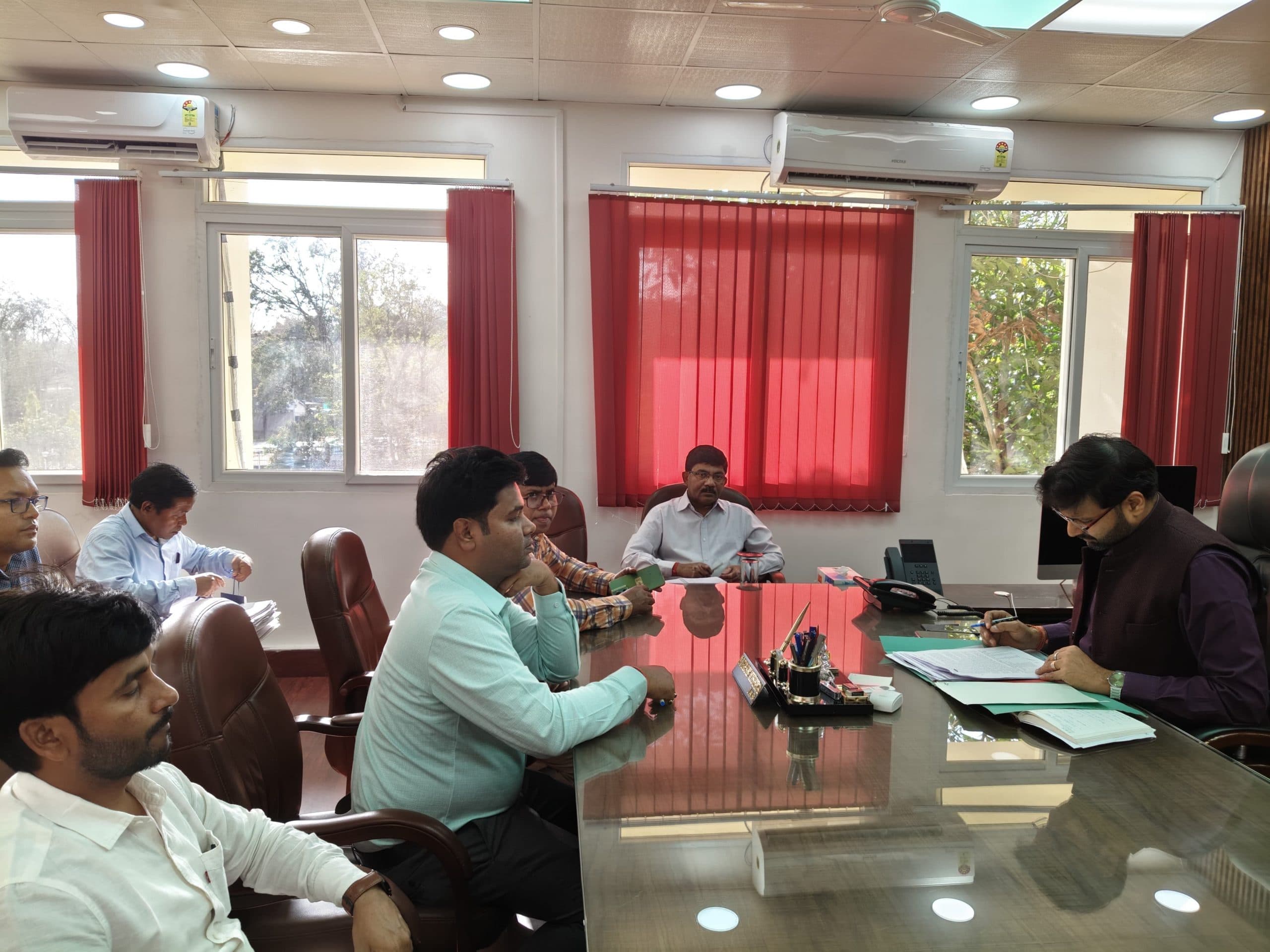 ट्रैक्टर वितरण योजना के लाभुकों की सूची पर की चर्चा