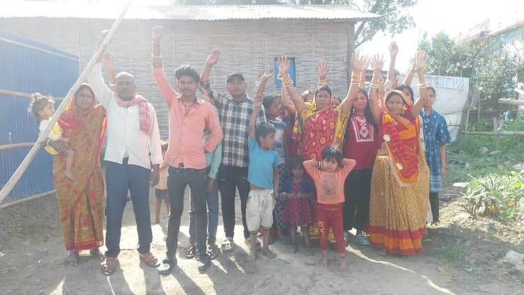 10 परिवारों के लिये समस्या बनी पुश्तैनी जमीन बचाने की लड़ाई