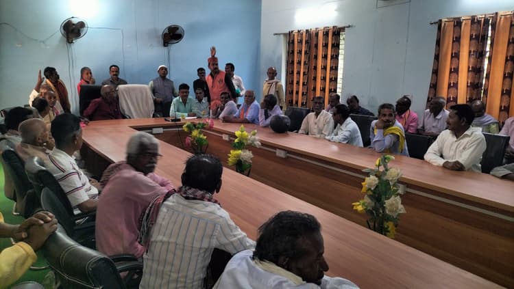 Deoghar news ; सरकारी व गोचर भूमि पर यदि कोई अतिक्रमण करें, तो करें सूचित : सीओ