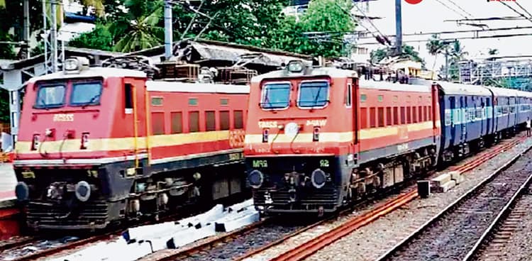 रंगों के त्योहार होली के मद्देनजर पूर्व रेलवे की विशेष ट्रेनें