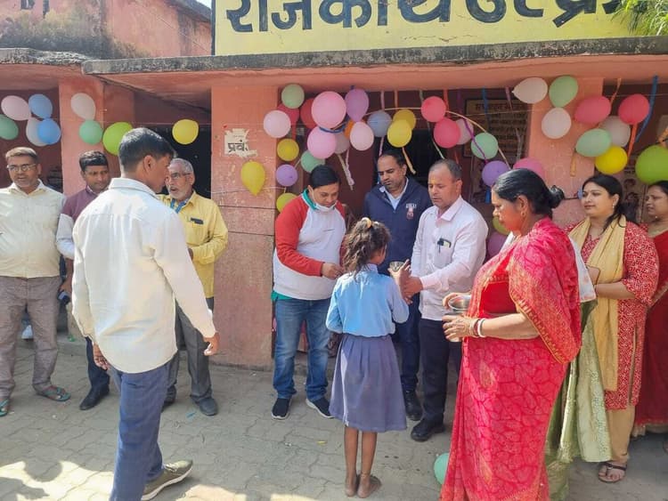 Samastipur News: राष्ट्रीय कृमिमुक्ति दिवस पर खिलायी गयी कृमिनाशक दवा