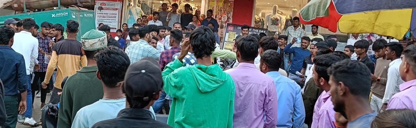 Giridih News: परीक्षा केंद्र में नकल को लेकर हंगामा, छात्र-छात्राओं में मारपीट