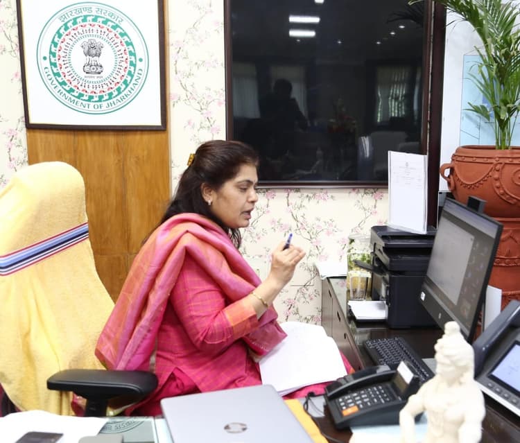 Bokaro News : खराब पड़े चापाकलों की तीन दिनों में सूची बनाने का निर्देश