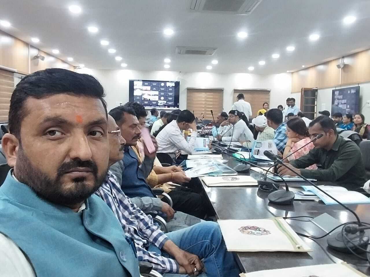 जिले की मुरादपुर पंचायत को मिला मॉडर्न महिला हितैषी पंचायत का गौरव