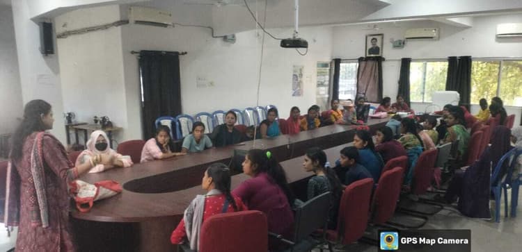 शिविर में 50 महिलाओं को मिला सिलाई का प्रशिक्षण