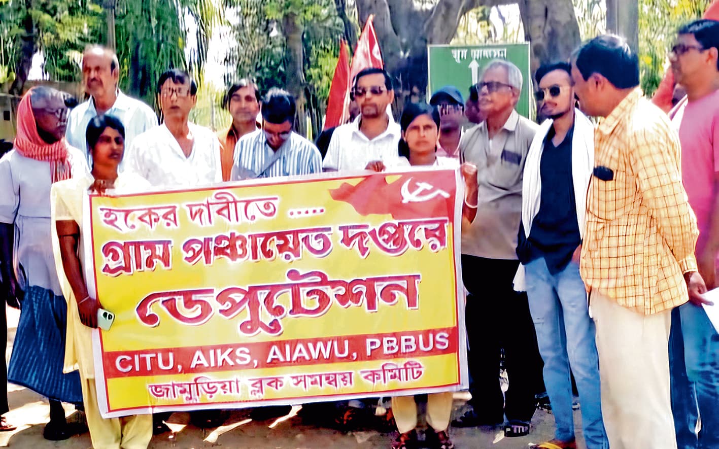 अवैध बालू व कोयला खनन के खिलाफ किया प्रदर्शन