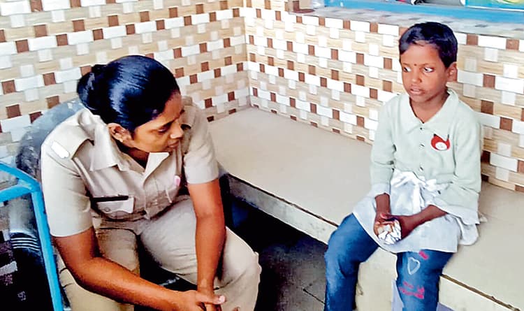 भटकती मिली बालिका, पुलिस तलाश रही वारिस