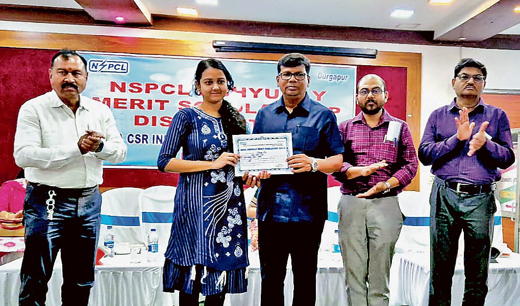 दुर्गापुर : चार हाइस्कूलों के छात्रों को मिला एनएसपीसीएल अभ्युदय मेरिट स्कॉलरशिप