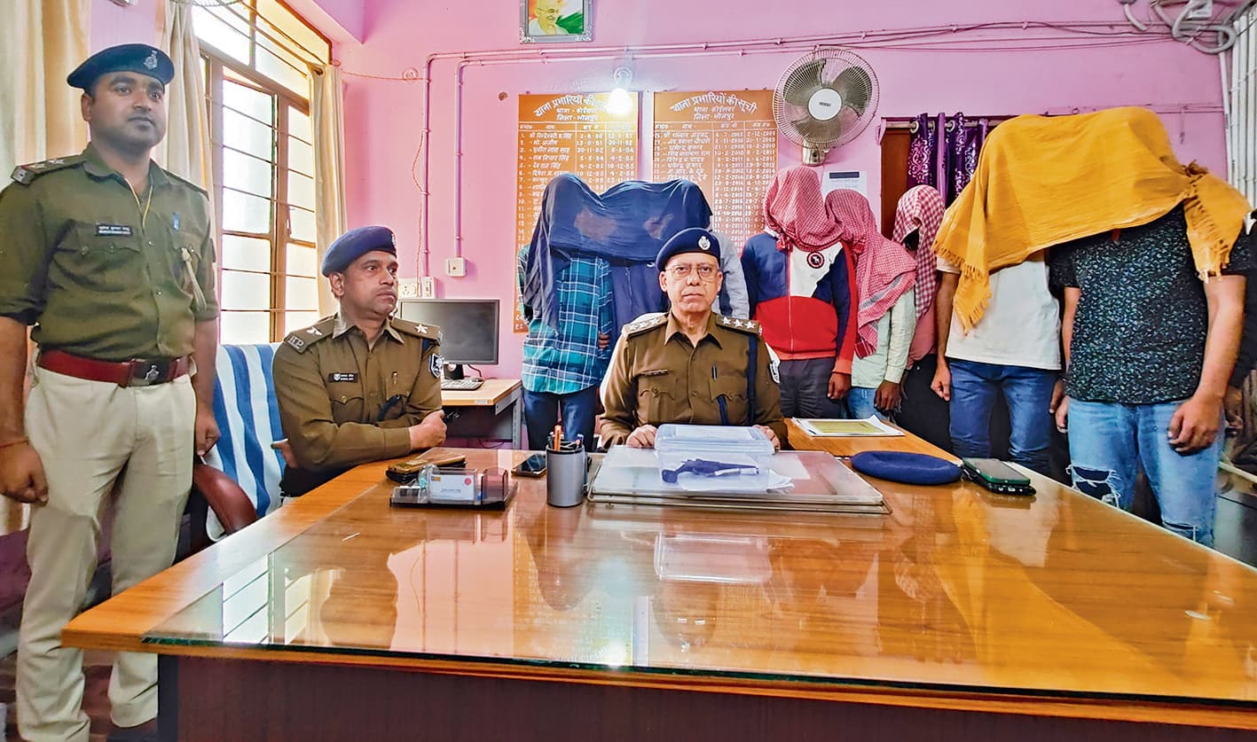 Ara News : कोईलवर में आपराधिक घटना को अंजाम देने के लिए जुटे आधा दर्जन अपराधी धराये