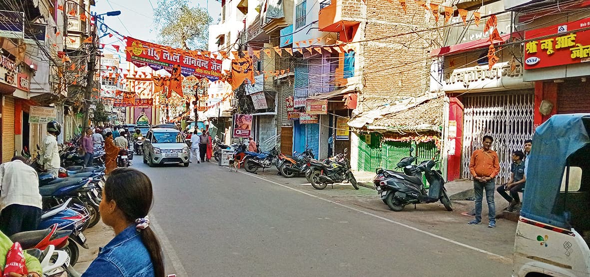 Gaya News : पुलिस की कार्रवाई के विरोध में बंद रहा सर्राफा बाजार