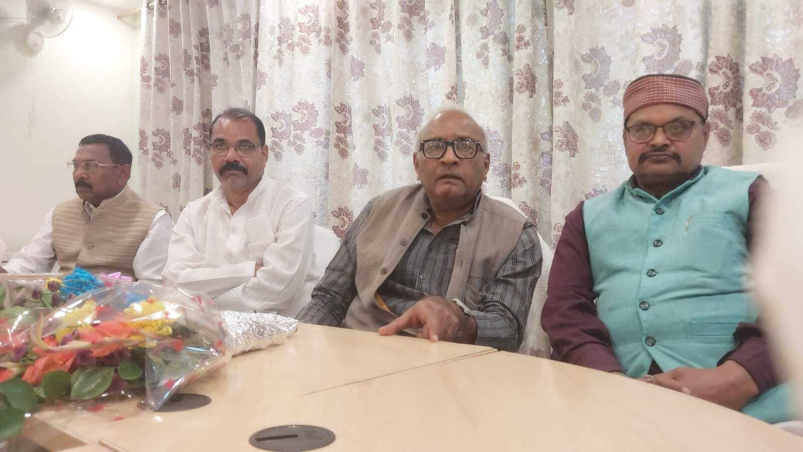 कोल इंडिया प्रबंधन और केंद्र सरकार की नीतियों से लड़ना पड़ेगा : महामंत्री