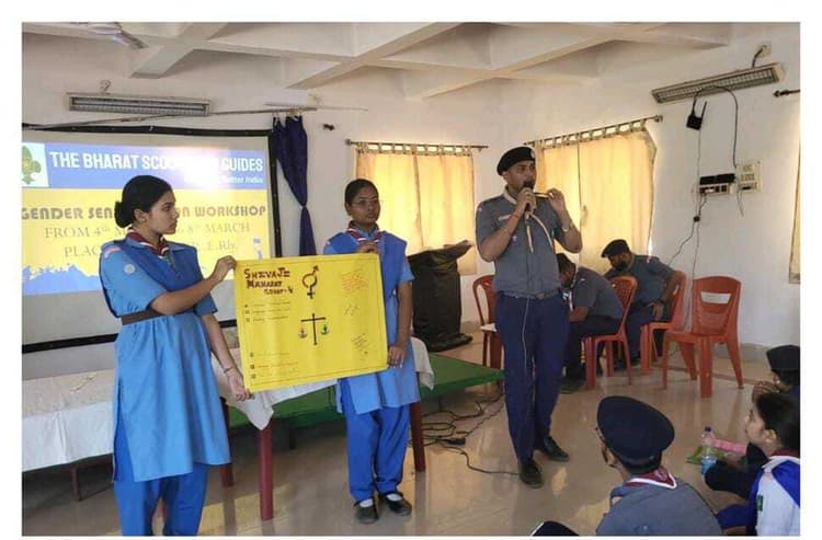 कार्यशाला में ब्रेकिंग जेंडर स्टीरियोटाइप दी गयी जानकारी