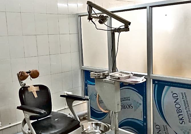 Dhanbad News : मरीजों के सिर्फ दांत उखाड़ रहा मेडिकल कॉलेज का डेंटल विभाग, ओपीडी में नहीं है आरसीटी व फिलिंग की व्यवस्था