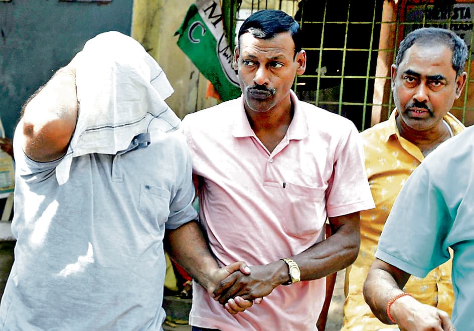 कसबा कांड में लोन रिकवरी एजेंट को पुलिस ने पकड़ा