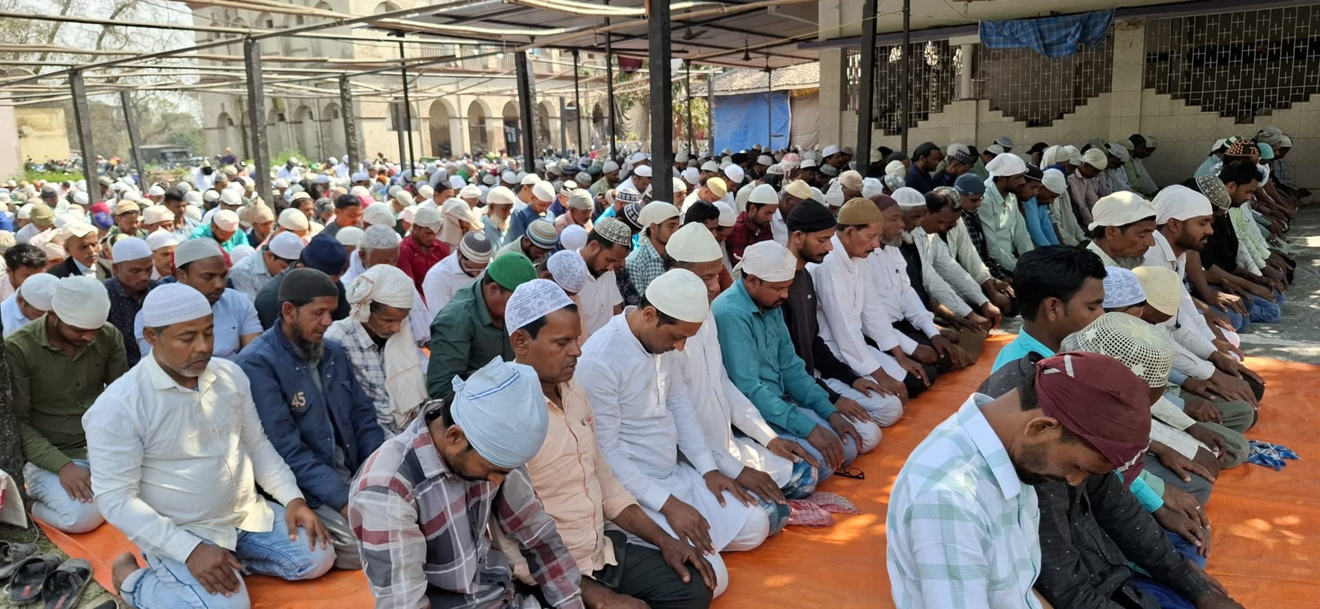 रमजान के पहले जुमे पर मांगी गई रहमत व बरकत की दुआएं