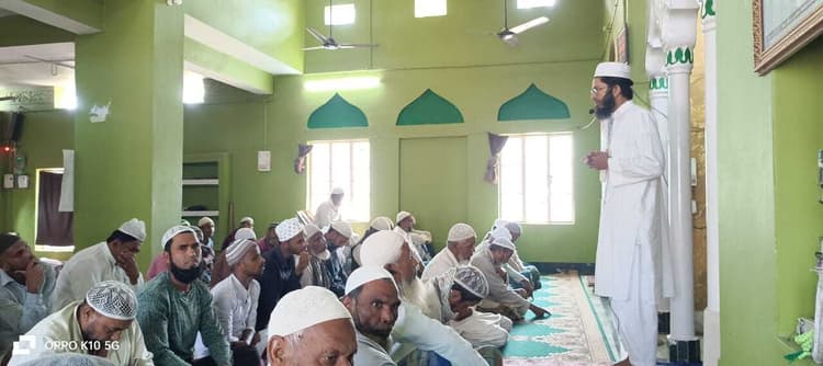 रमजान के पहले जुमे पर अल्लाह की बारगाह में झुके रोजेदारों के सिर, अमन चैन की मांगी दुआएं